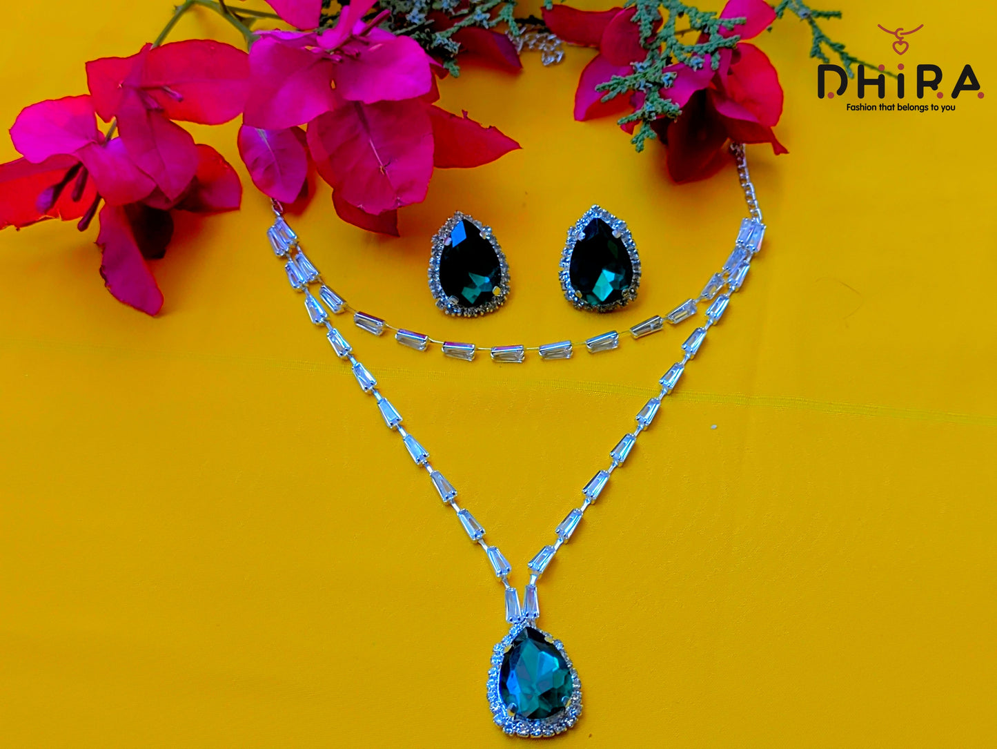 Queen’s Emerald Spark Necklace