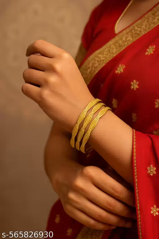 legant Wavy Pattern Gold Bangles Set